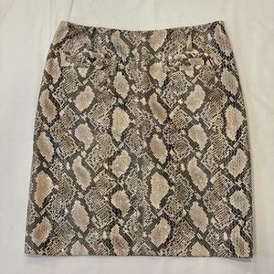 Carlisle faux snakeskin skirt sz 8